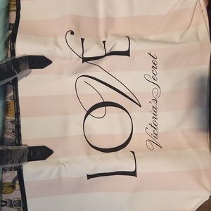 Victoria's Secret Love Weekender